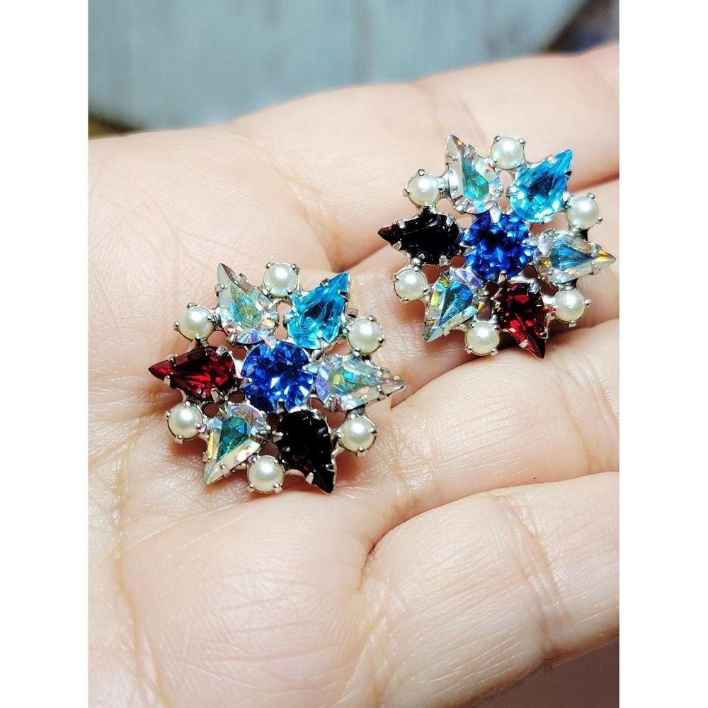 Vintage B. David Rhinestone Clip On Earrings Blue Red Aurora Borealis Pearl - Picture 3 of 5